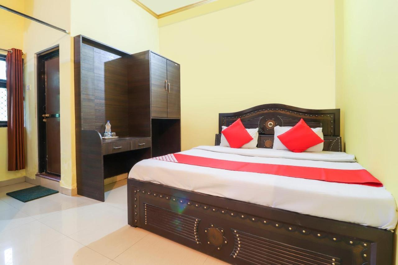 Oyo Hotel Rajendra Khalilabad Экстерьер фото