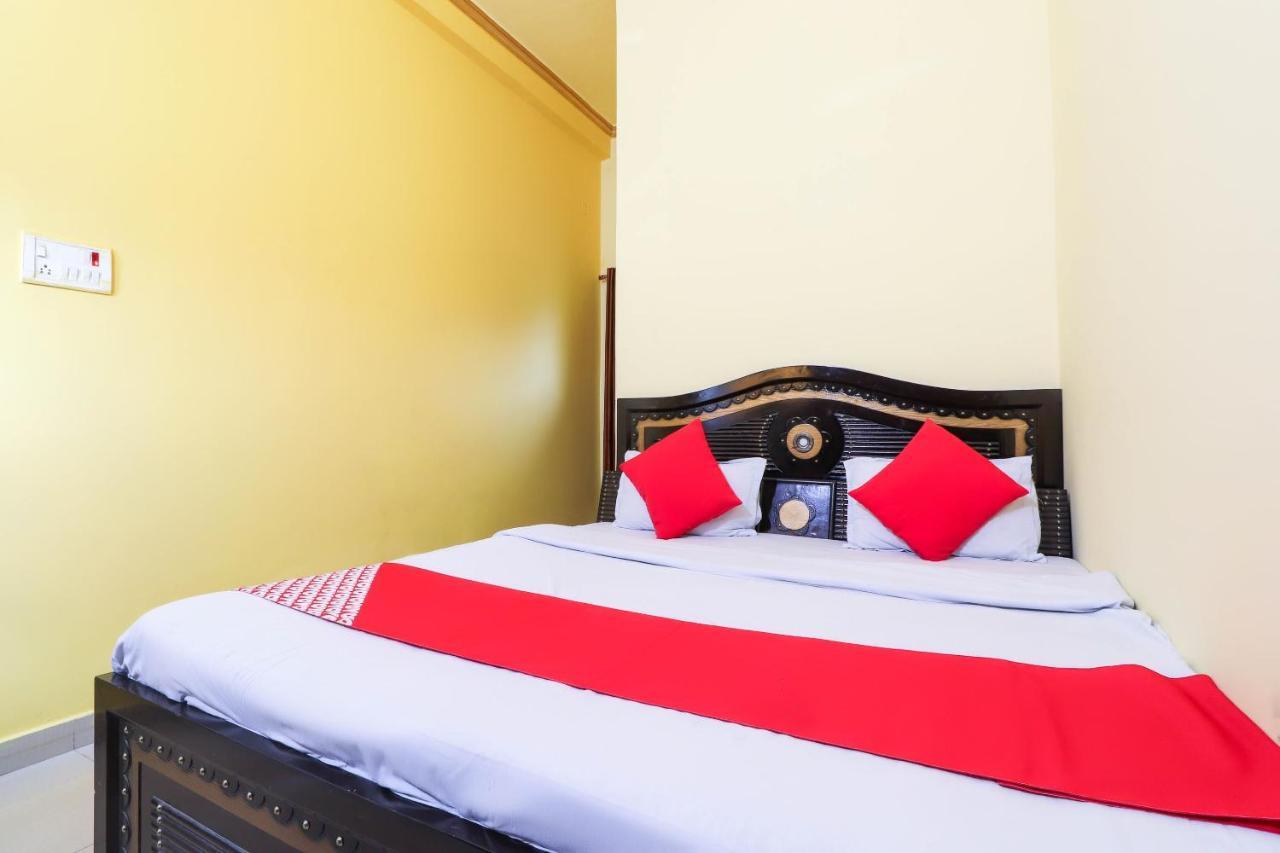 Oyo Hotel Rajendra Khalilabad Экстерьер фото