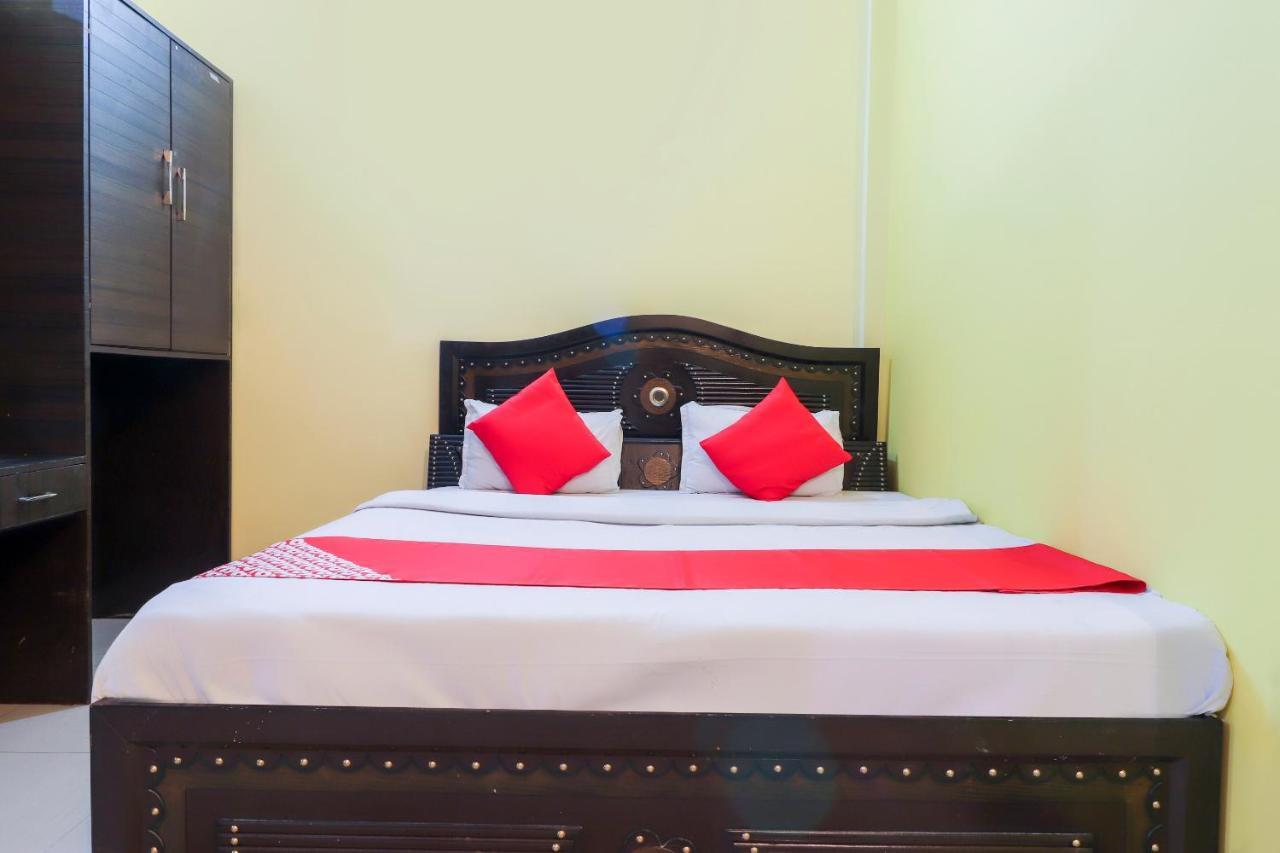 Oyo Hotel Rajendra Khalilabad Экстерьер фото
